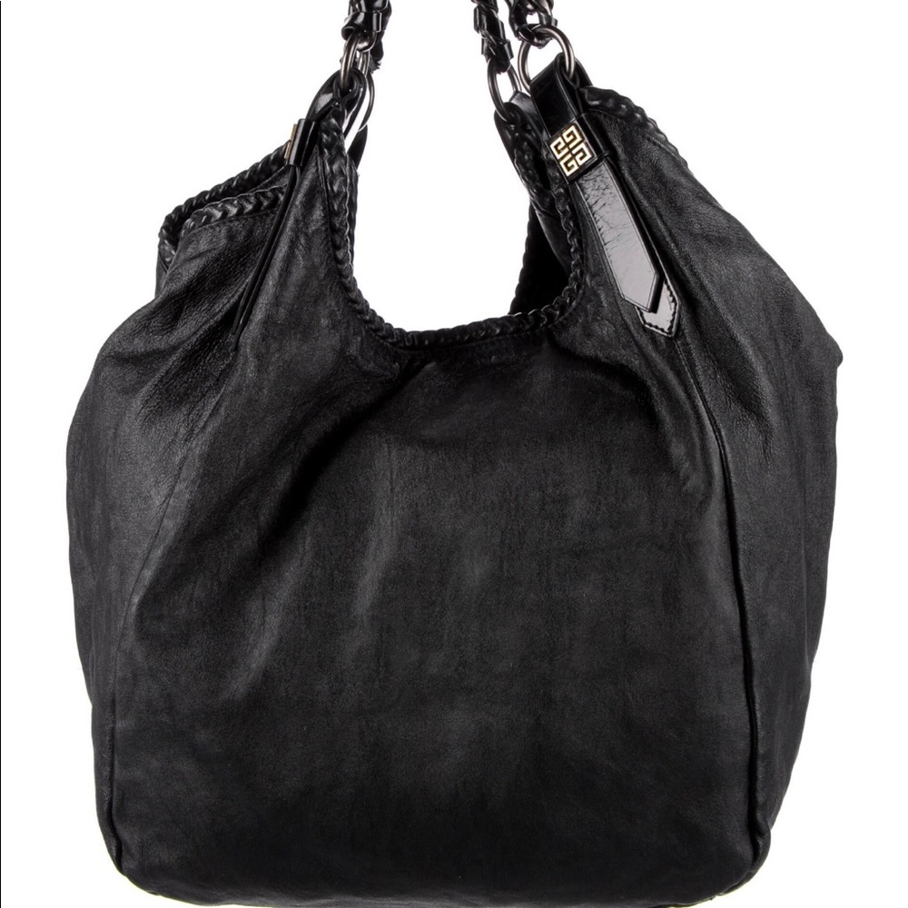 Givenchy Sacca in shiny black lambskin.